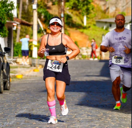 レースで走る人